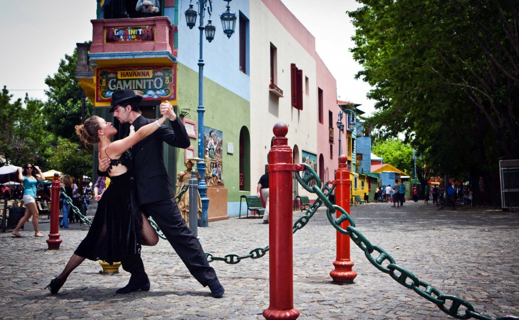 O tango nasceu nos subúrbios de Buenos Aires, na Argentina, no final do século XIX.