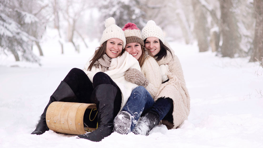 mulheres botas inverno no frio - tche inverno